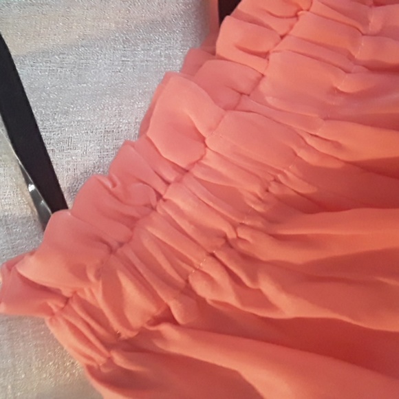 Smell The Roses Peach Off the Shoulder Ruffle Top Size Small - Picture 3 of 5